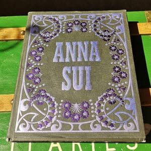 Anne Sui book